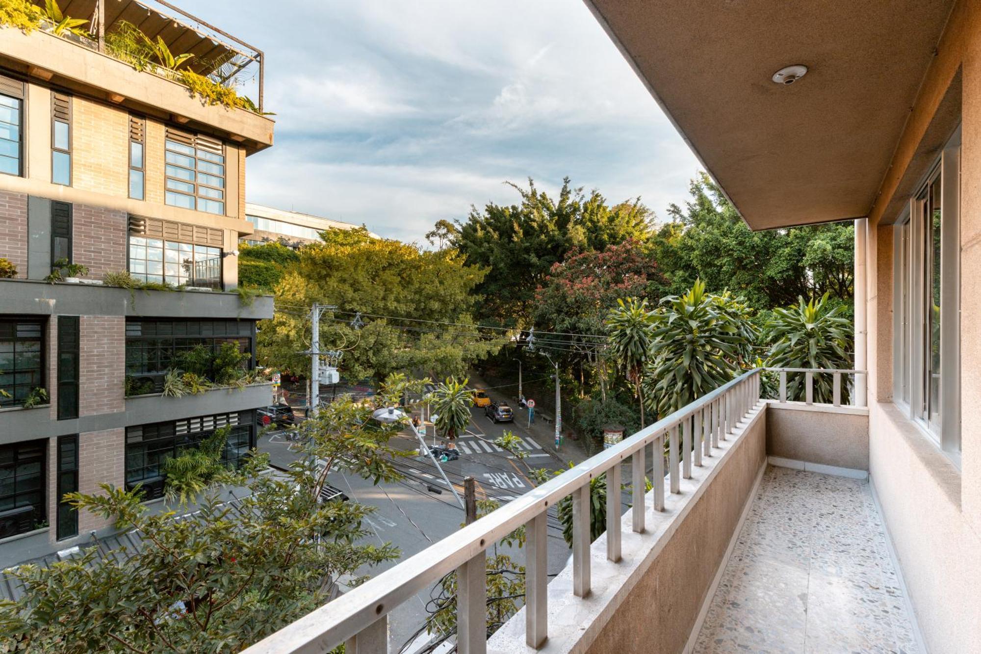 Apartamento Con Balcon, El Poblado Apartamento